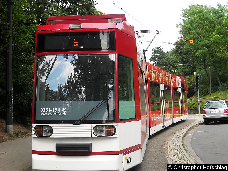 Bild: TW 606 auf der Linie 5 an der Ausfahrt Löberwallgraben zum Hauptbahnhof.