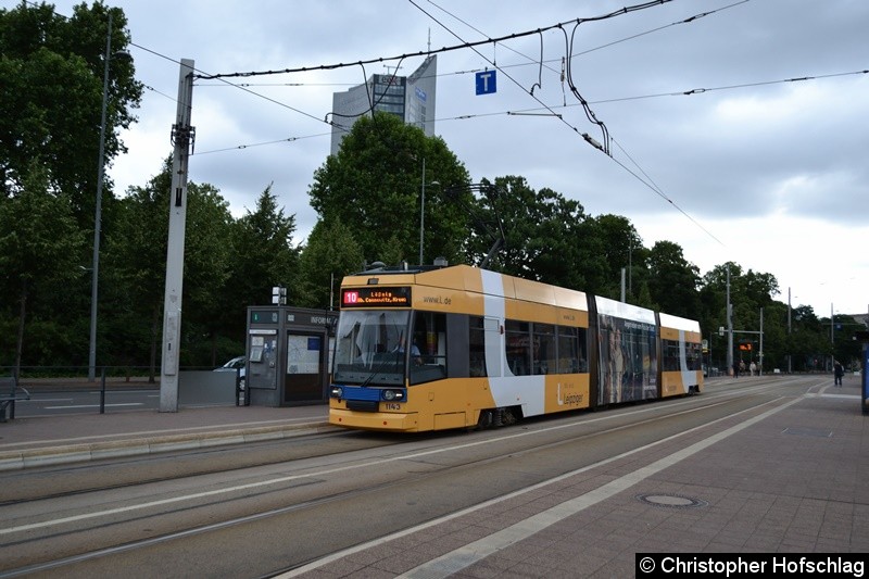 Bild: TW 1143 als Linie 10 am Wilhelm-Leuschner-Platz