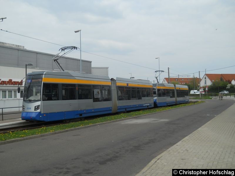 Bild: 1338+1333 auf der Linie 7 in Sommerfeld.