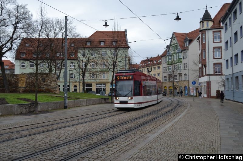 Bild: TW 609 als Linie 5 in der Johannesstraße.