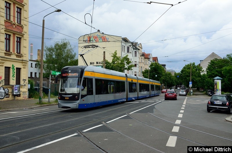 Bild: 1221 als Linie 11 kurz vor dem Connewitzer Kreuz.