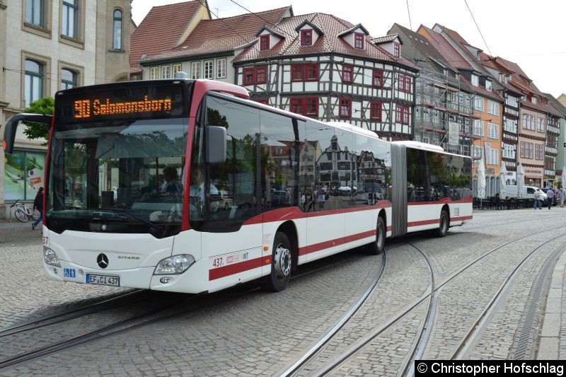 Bild: Wagen 437 als Linie 90 am Domplatz.