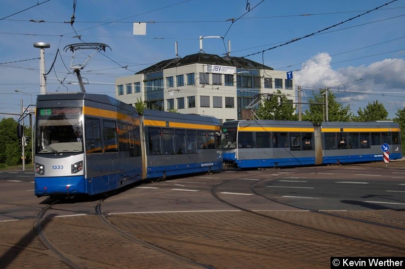 Bild: TW 1333+1321 im Bereich Portizer Allee, Ecke Torgauer Str.