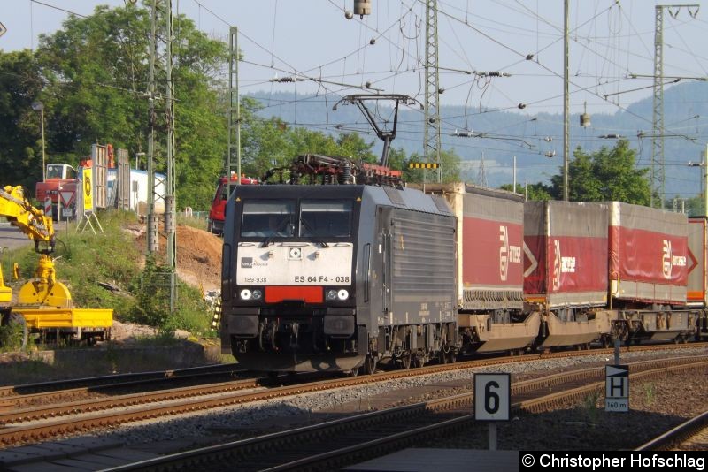 Bild: 189 938(ES 64 F4-038) bei der Durchfahrt in Bebra.