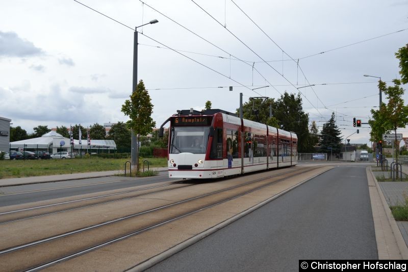 Bild: TW 624 als Linie 6 in Richtung Domplatz kurz vor der Haltestelle Mittelhäuser Straße.