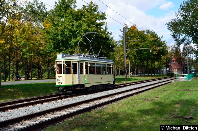 Wagen 70 hat die Endstelle Herrenkrug verlassen und fährt nun parallel der Herrenkrugstraße in Richtung Alter Markt. Bild: Wagen 70 hat die Endstelle Herrenkrug verlassen und fährt nun parallel der Herrenkrugstraße in Richtung Alter Markt.
