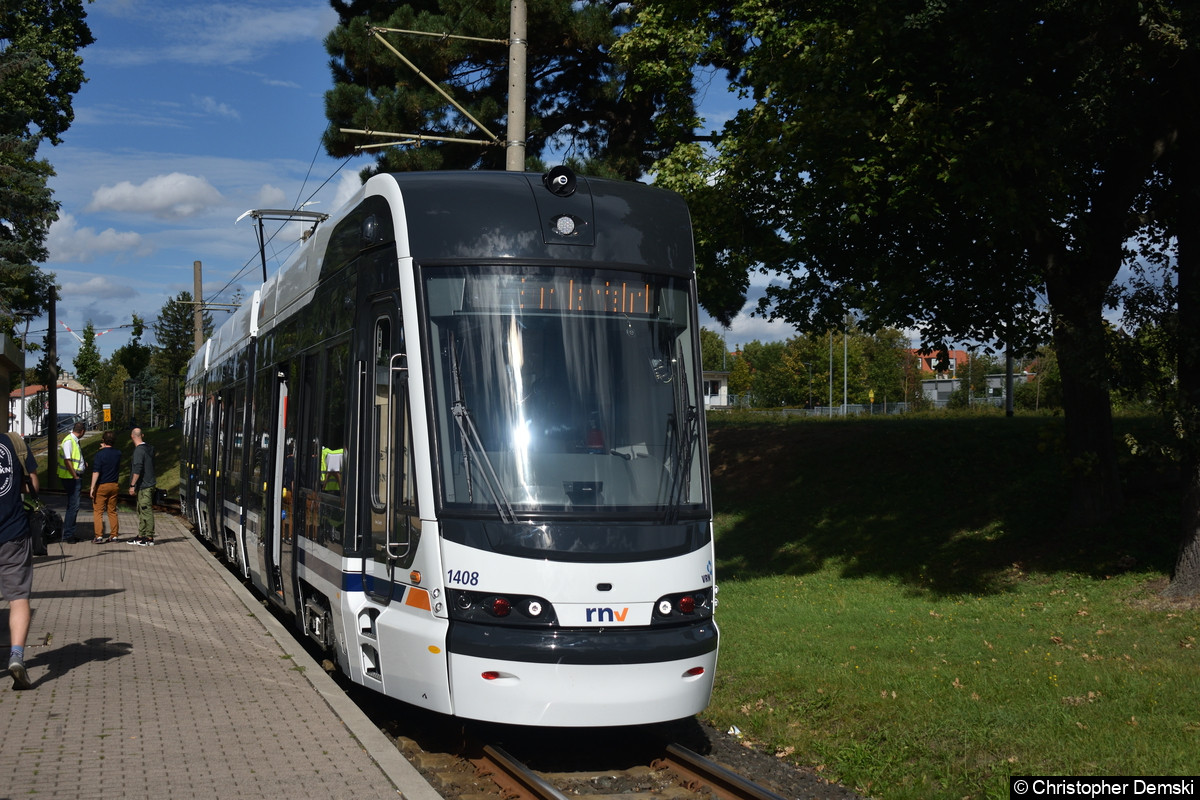 TW 1408 an der Haltestelle Waltershausen Bahnhof