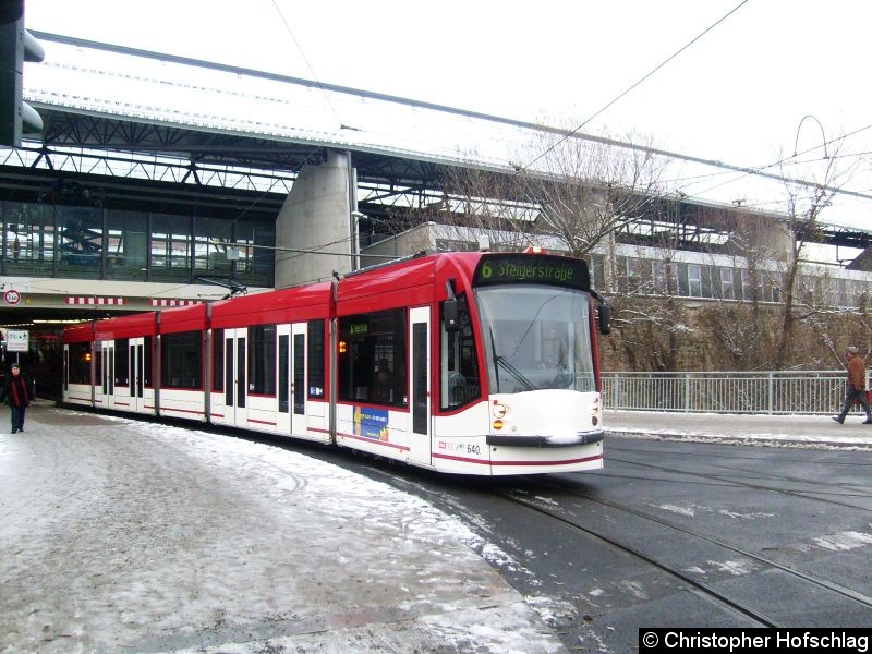 Bild: TW 640 am Hauptbahnhof auf der Linie 6.