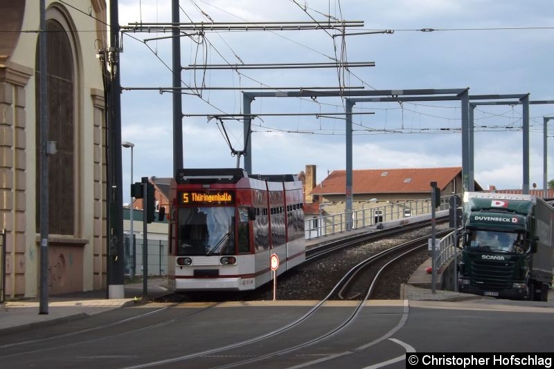 Bild: TW 607 als Linie 5 in Bereich Magdeburger Allee/Salinenstraße.