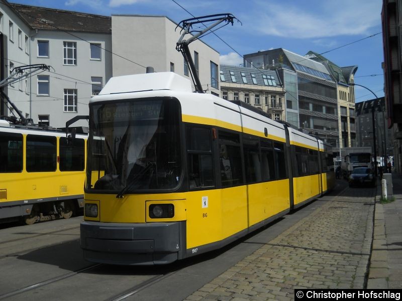 Bild: TW 1047 in der Großen Präsidentenstraße.