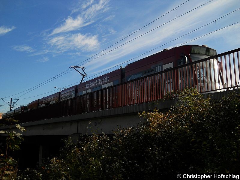 Bild: TW 628+704 auf der Brücke Straße der Nationen.