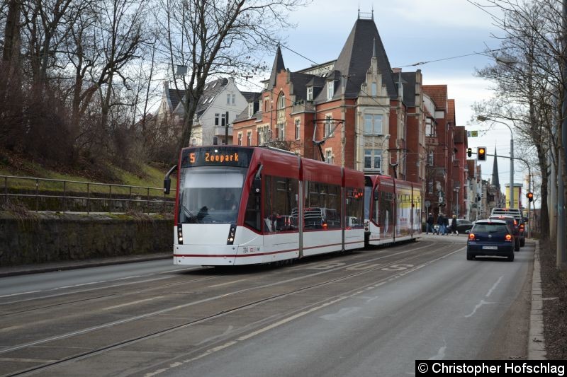 Bild: TW 724+706 als Linie 5 am Stadtpark/Hauptbahnhof.