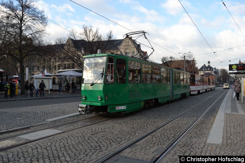 Bild: Tw 518+519+405 beim Verlassen der Haltestelle Domplatz Nord.