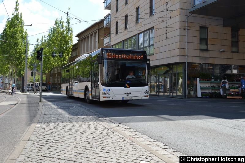 Bild: Wagen 241 als Linie 15 kurz vor der Haltestelle Holzmarkt.