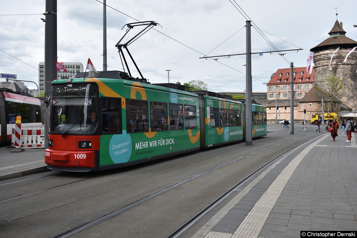 Tw 1009 als Linie 5 in Richtung Tiergarten am Hauptbahnhof.