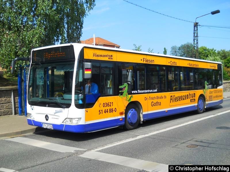 Bild: Bus 104 an der Huttenstraße auf der Linie C.