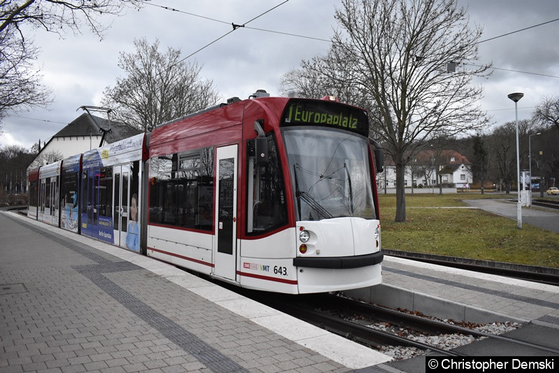 Bild: TW 643 als Linie 1 an der Thüringenhalle.