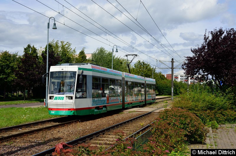 Bild: 1348 als Linie 3 beim Verlassen der Haltestelle Sternbogen/Bürgerbüro.
