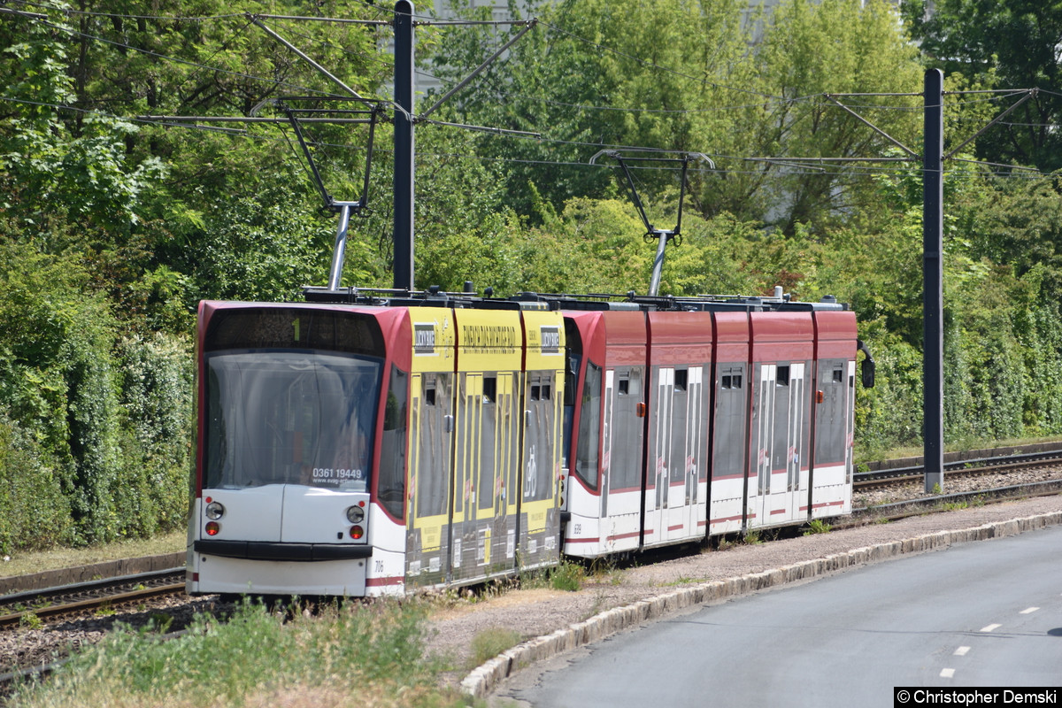 Bild: Tw 639+706 als Linie 1 in Richtung Thüringenhalle auf der Nordhäuser Straße, kurz vor der Haltestelle Warschauer Straße.