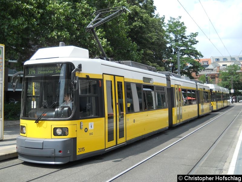 Bild: TW 2015+2016 auf der Linie M4 am Hackeschen Markt.