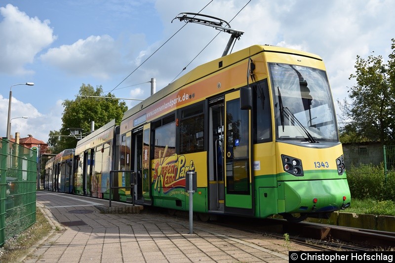 Bild: TW 1343+1312 als Linie 7 an der Endstelle Böhlitz-Ehrenberg.