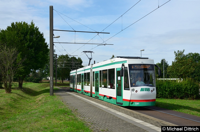 1381 als Linie 6 an der Endhaltestelle Diesdorf.