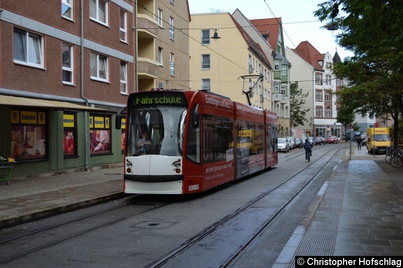 Bild: TW 701 als Fahrschule kurz vor der Haltestelle Augustinerkloster.