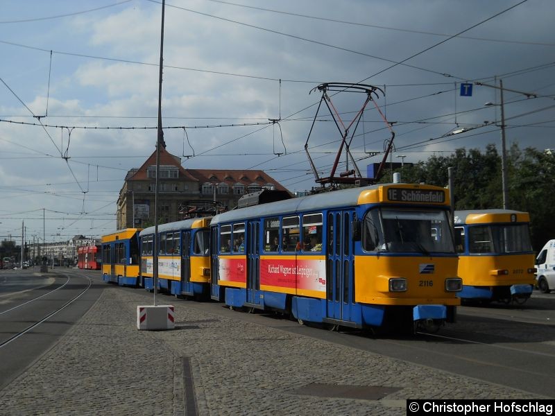 Bild: TW 2116+2046+916 am Hauptbahnhof.