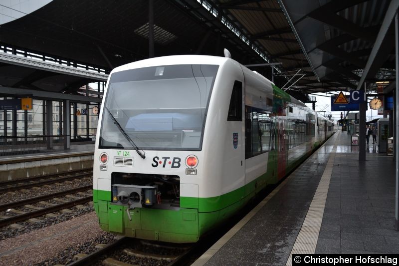 Bild: VT 124+114 als STB nach Ilmenau in Erfurt Hauptbahnhof.