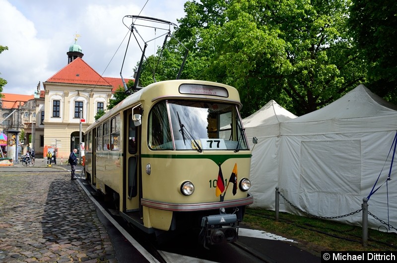Bild: Wagen 1001 steht als Linie 77 in der Endstelle Hartstr.