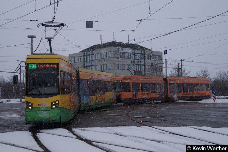 Bild: TW 1343+TW 1340 zur Fahrt als Linie 3 nach Knautkleeberg in Bereich Portizer Allee.