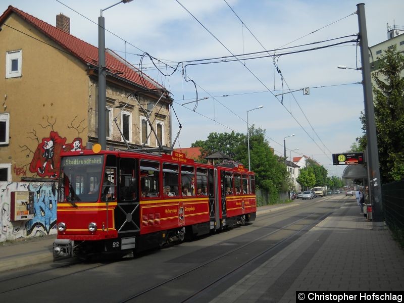 Bild: TW 512 als Stadtrundfahrt in der Salinenstraße.