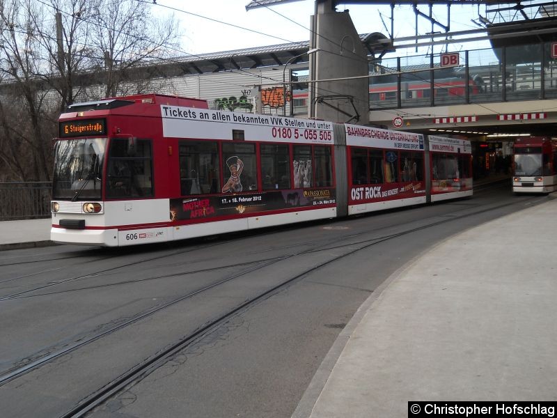 Bild: TW 606 am Hauptbahnhof auf der Stadtbahnlinie 6 in Richtung Steigerstraße.