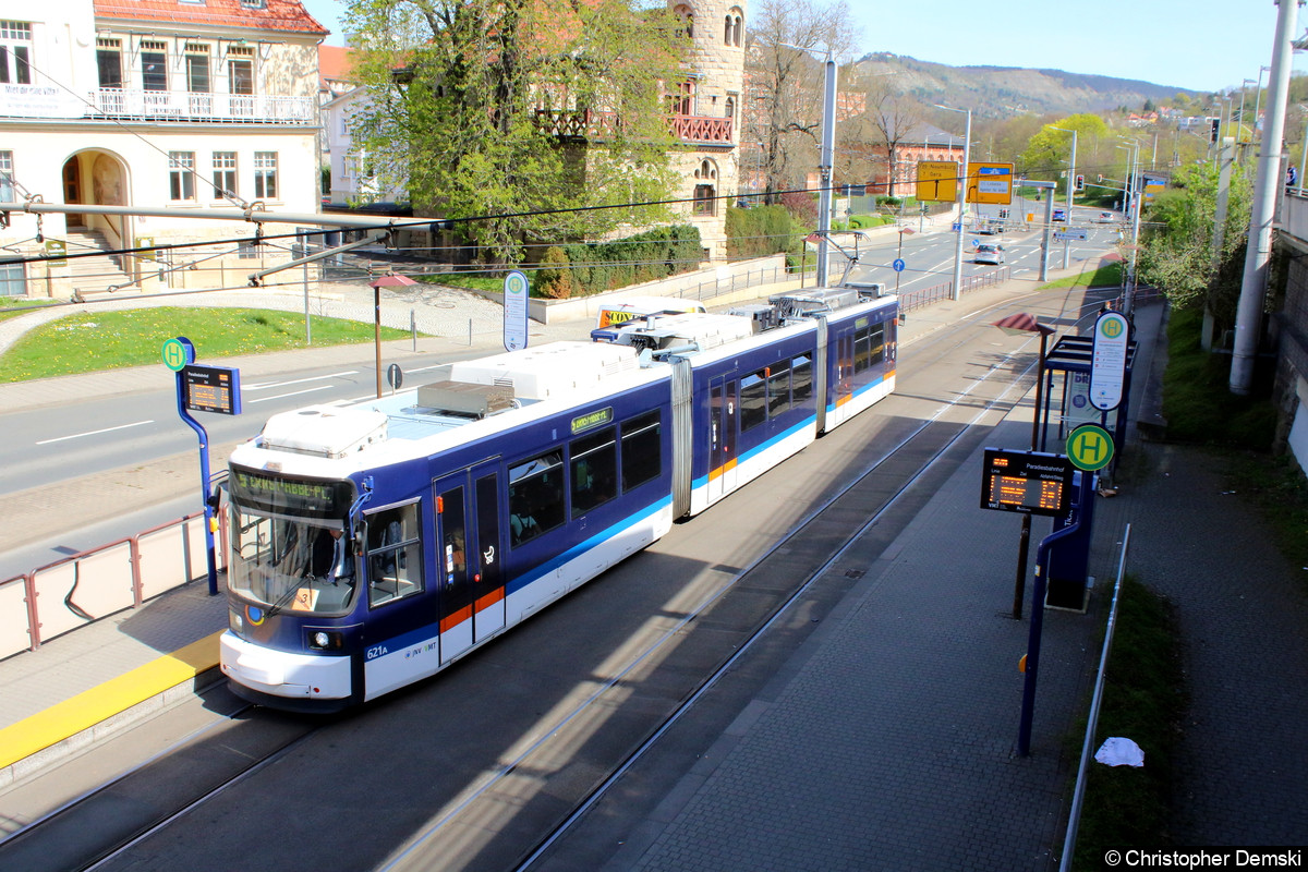 TW 621 als Linie 5 an der Haltestelle Paradiesbahnhof