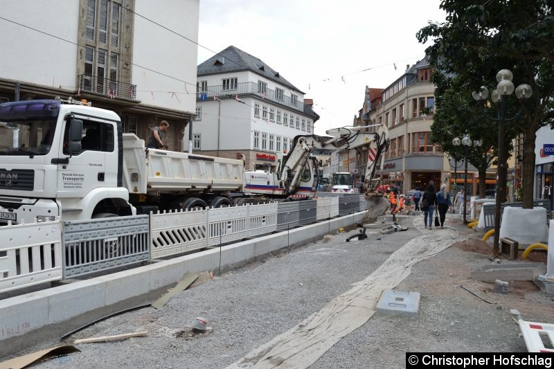 Bild: In der Haltestelle Fischmarkt (Stadteinwärts) wird gerade Beton gegossen.