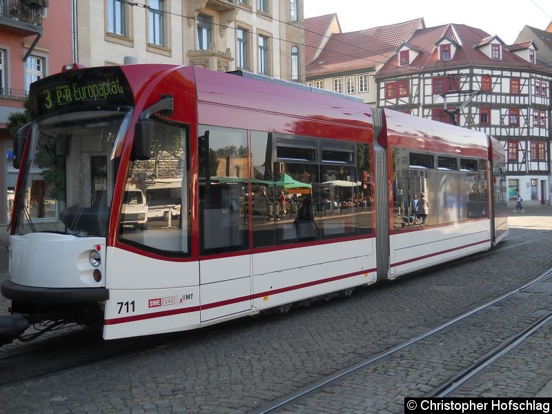 Bild: TW 711 am Domplatz auf der Linie 3.