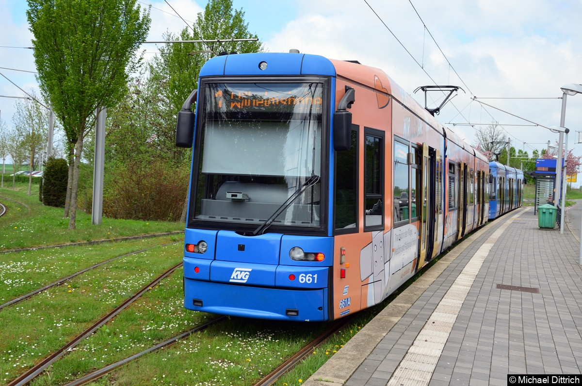 Wagen 655 und 661 als Linie 1 in der Endstelle Vollmar Nord.
