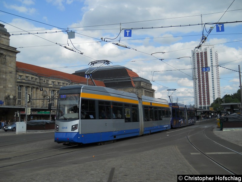 Bild: TW 1345+1314 als Tramlinie 7 am Hauptbahnhof.