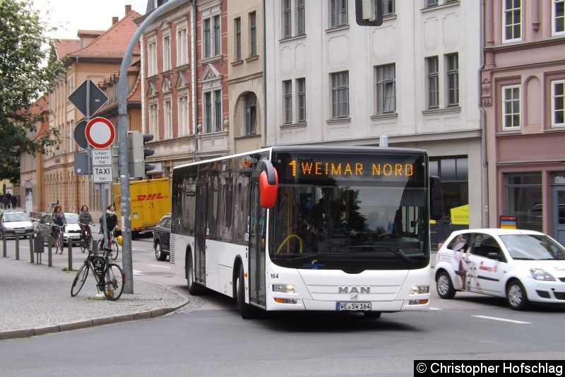 Bild: Auf der Kreuzung Karl-Liebknecht-Straße als Linie 1.