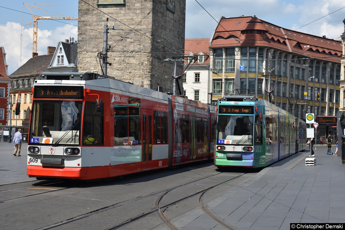 Tw 609+602 als Linie 9 am Marktplatz.