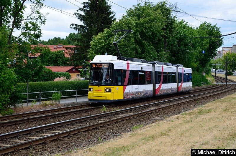 Bild: 1513 als Linie 16 kurz vor der Haltestelle Landsberger Allee/Rhinstr.