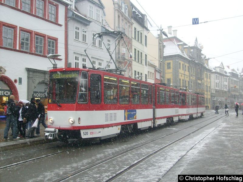 Bild: TW 520+405 am Anger auf der Linie 1.