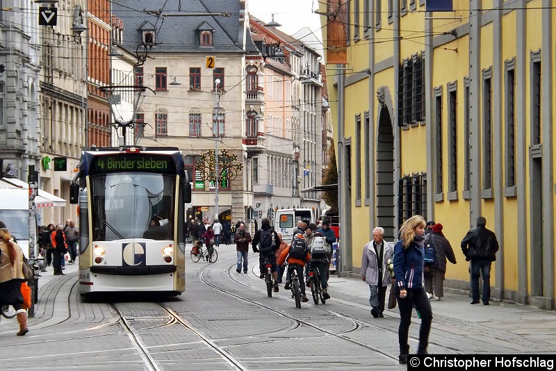 Bild: In der Bahnhofstraße als Linie 4 in Richtung Bindersleben.