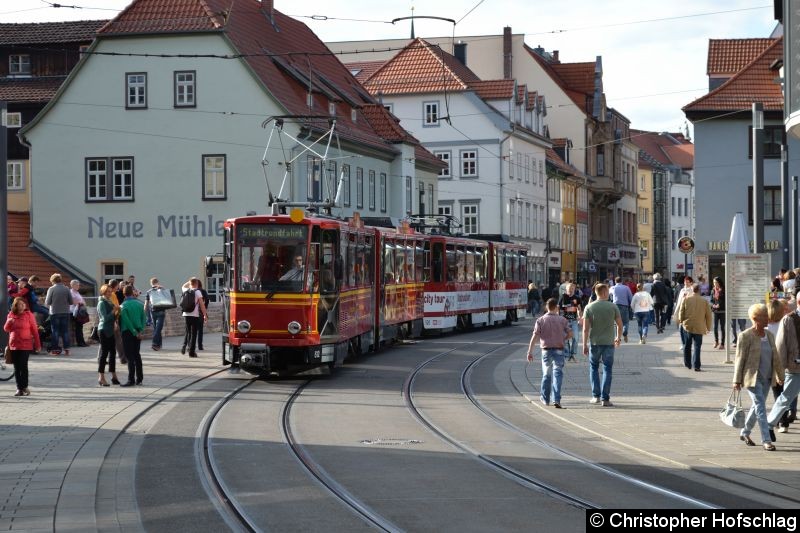 Bild: TW 512+520 als Stadtrundfahrt in Bereich Schlösserbrücke.