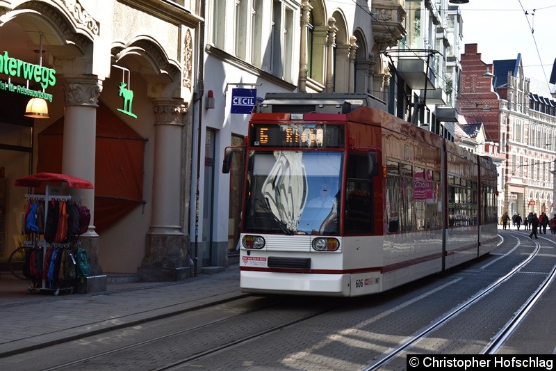 Bild: TW 606 als Linie 6 in Richtung Rieth in der Schlösserstraße