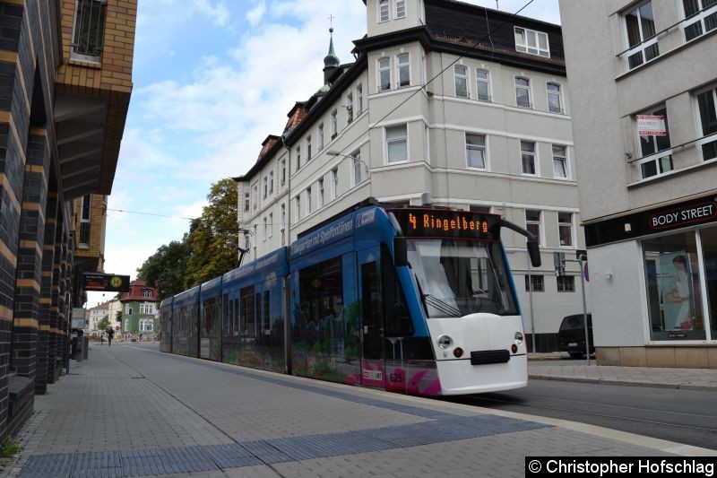 Bild: TW 625 als Linie 4 an der Haltetstelle Karl-Marx-Platz.