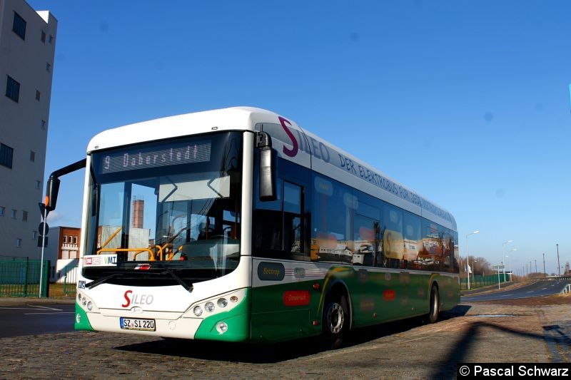 Bild: Bus 220(EVAG 101) als Linie 9 am Nordbahnhof.