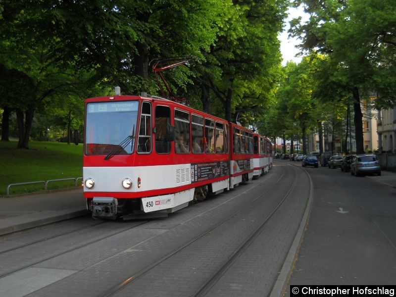 Bild: TW 450+490+405 auf der Linie 3 in der Haltestelle Robert-Koch-Straße.