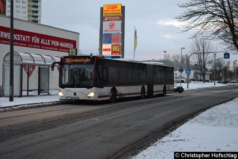 Bild: Wagen 438 als Linie 10 in Richtung Grubenstraße, an der Haltestelle Moskauer Platz.