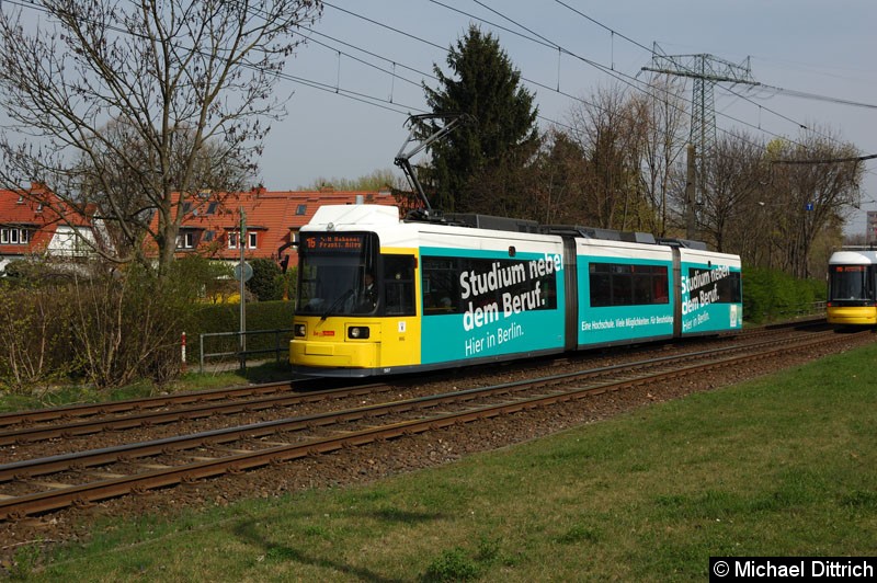 Bild: GT6U 1507 als Linie 16 kurz vor der Haltestelle Landsberger Allee/Rhinstr.